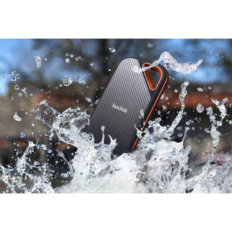 SanDisk Extreme Pro Portable SSD – 2TB / Up to 2000 MB/s / USB 3.2 Gen 2 Type-C / External SSD (Solid State Drive)